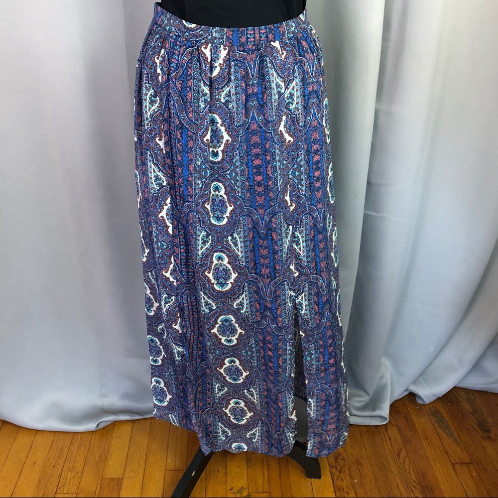 XHILIRATION Boho Maxi Skirt with slits